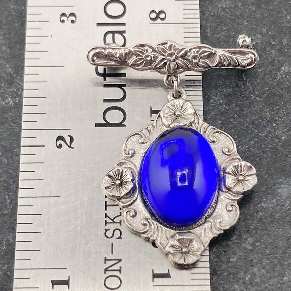 VINTAGE Victorian revival aged silver tone and royal blue dangle brooch oval pin - Picture 2 of 7
